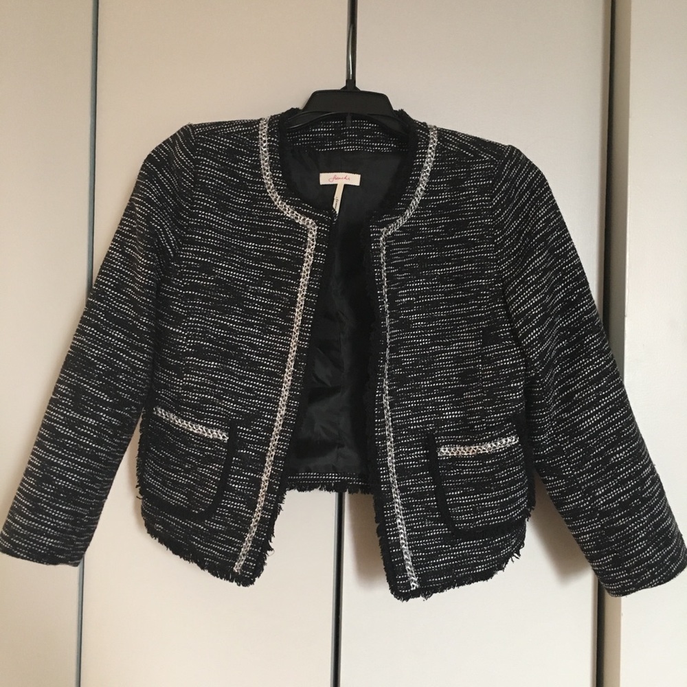 Black and white Frenchi blazer